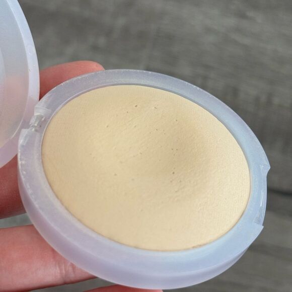 Kosas Breezy Cloud Set Baked Setting Powder - Picture 2 of 4